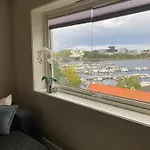 아파트 Relaxed And In With A View
