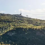 아파트 Relaxed And In With A View