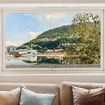 Relaxed And In With A View 아파트
